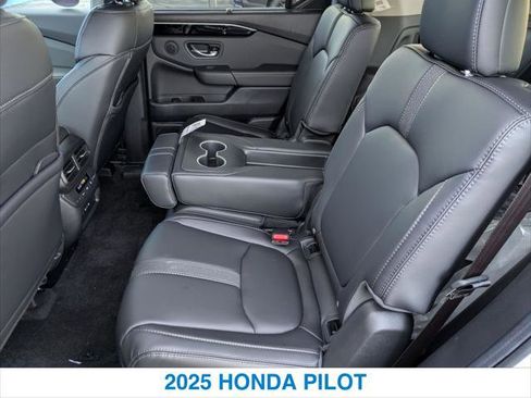 New 2025 Honda Pilot Touring image 22