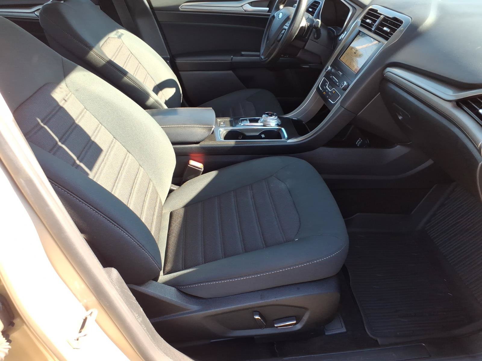 Certified 2019 Ford Fusion SE FWD image 8