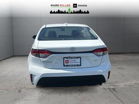 Certified 2025 Toyota Corolla LE FWD image 4