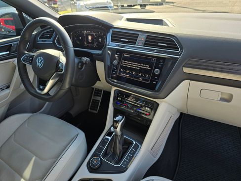 Used 2024 Volkswagen Tiguan SEL R-Line image 10