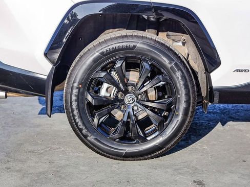 Used 2024 Toyota RAV4 SE image 12