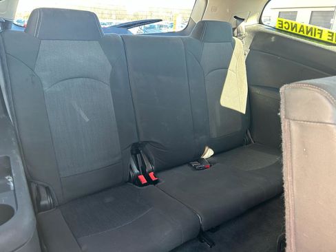 Used 2015 Chevrolet Traverse LT image 13