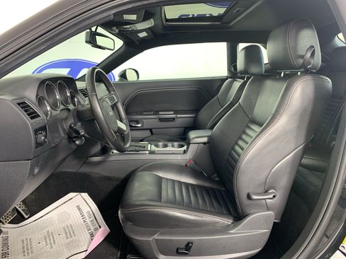 Used 2010 Dodge Challenger R/T RWD image 15