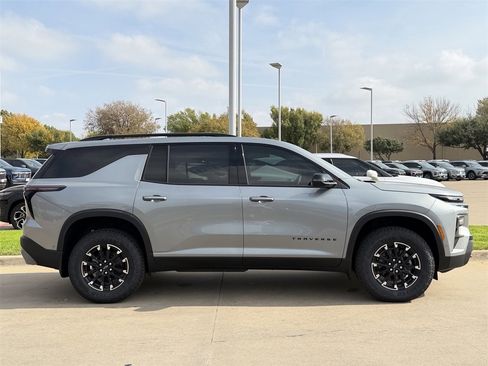 New 2026 Chevrolet Traverse Z71 w/ Enhanced Driving Package image 3