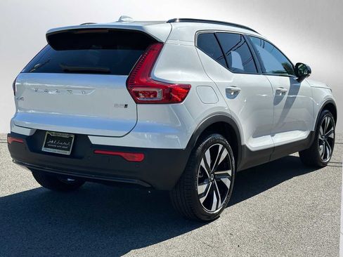 New 2025 Volvo XC40 B5 Ultra w/ Climate Package image 3