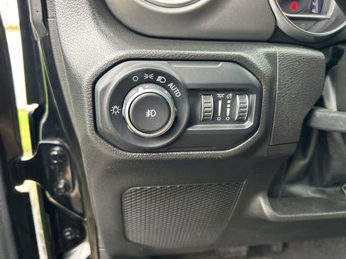 Used 2022 Jeep Wrangler Unlimited Rubicon w/ Steel Bumper Group AWD/4WD image 17