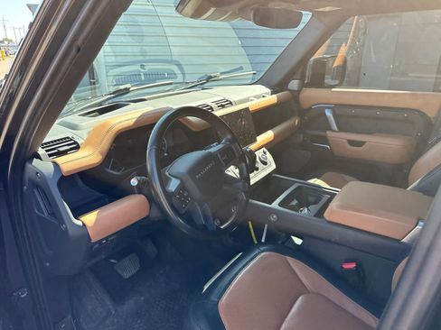 Used 2023 Land Rover Defender 130 X-Dynamic SE AWD/4WD image 9