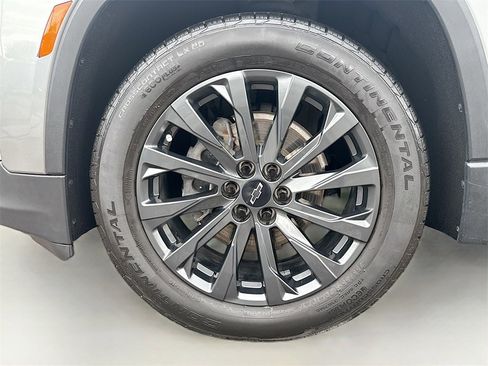 Used 2023 Chevrolet Traverse RS image 32
