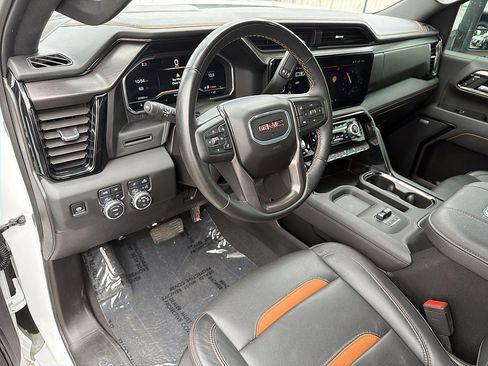 Used 2025 GMC Sierra 2500 AT4 AWD/4WD image 9