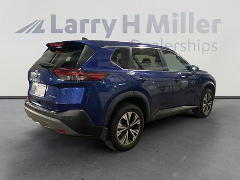 Used 2022 Nissan Rogue SV AWD/4WD image 5