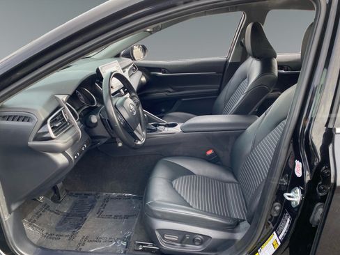 Used 2024 Toyota Camry SE FWD image 9