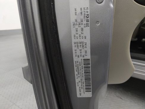 Used 2016 Dodge Grand Caravan SE image 33