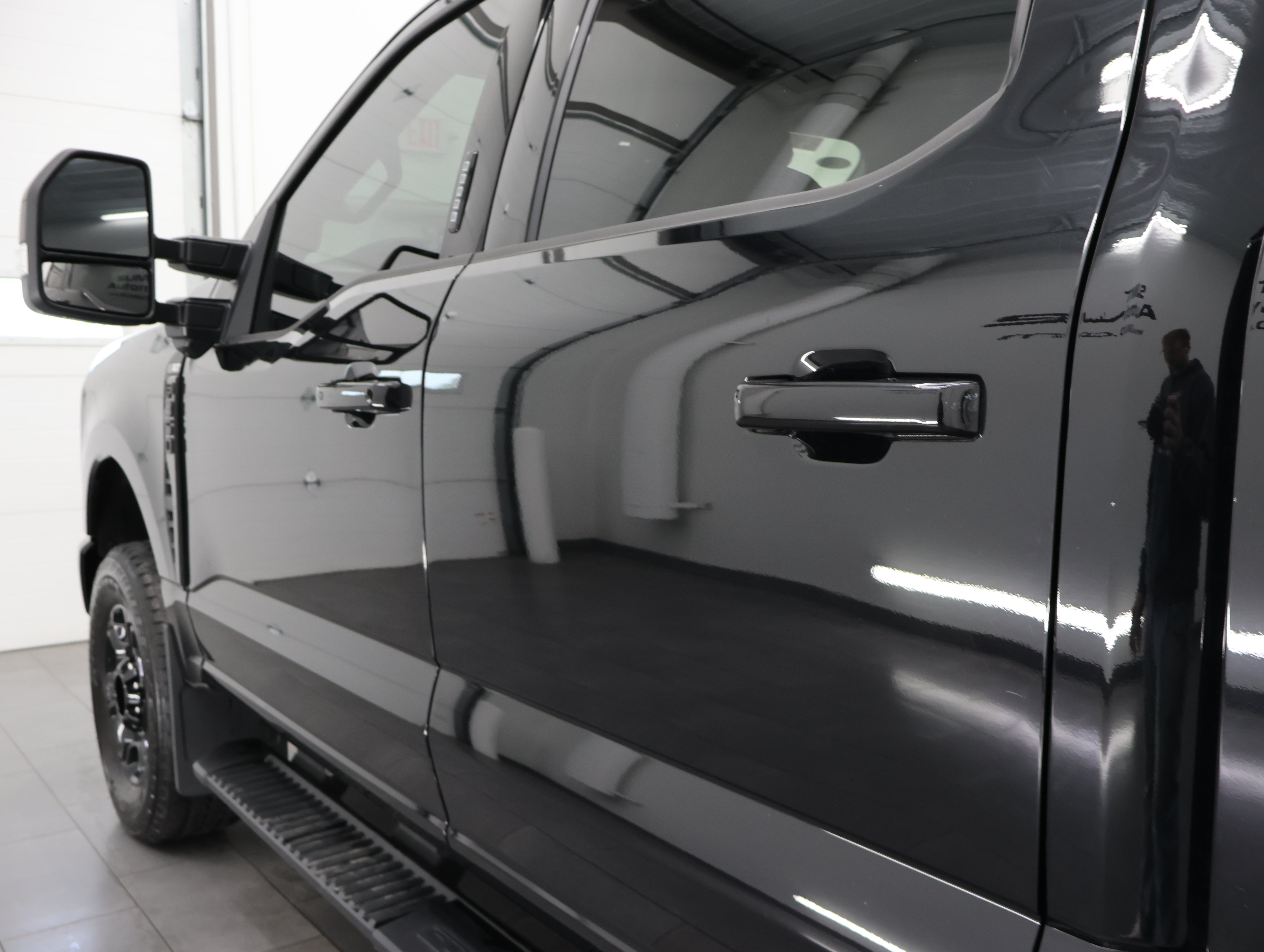 Used 2023 Ford F350 XLT w/ XLT Premium Package AWD/4WD image 35