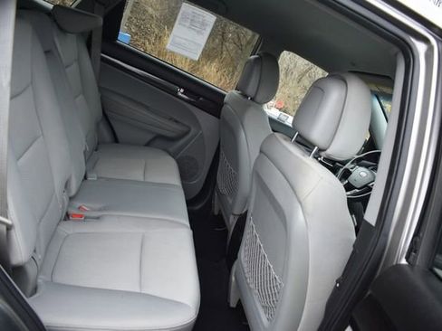 Used 2012 Kia Sorento LX image 13