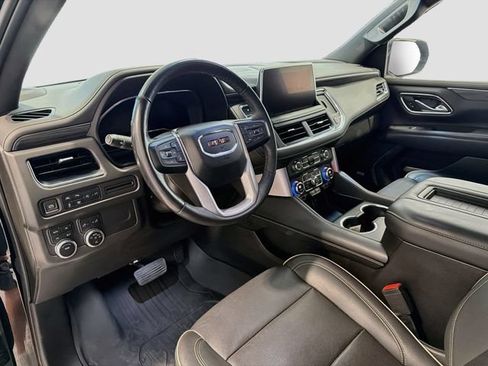 Used 2022 GMC Yukon XL SLT w/ SLT Premium Package AWD/4WD image 9