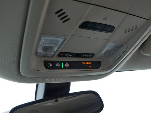 Used 2019 Buick Enclave Essence image 32