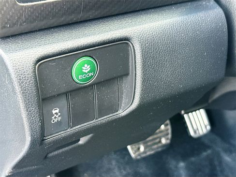 Used 2016 Honda Accord Sport image 11