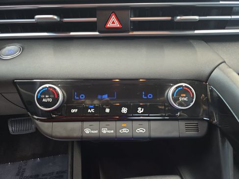Used 2025 Hyundai Elantra Hybrid FWD image 21