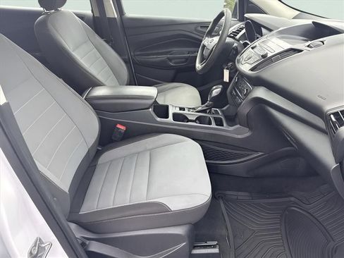 Used 2019 Ford Escape S image 29