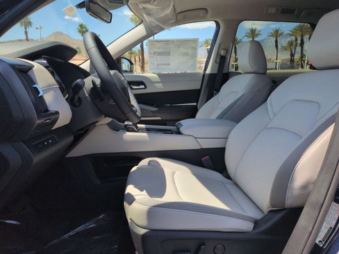 New 2026 Nissan Pathfinder SL AWD/4WD image 12