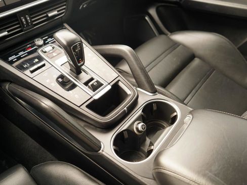 Used 2021 Porsche Cayenne Turbo image 50