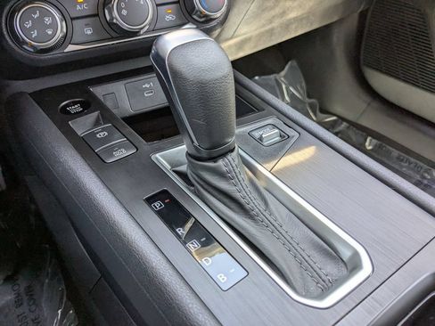 Used 2025 Nissan Kicks SV FWD image 22