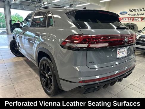 Used 2025 Volkswagen Atlas Cross Sport SEL R-Line AWD/4WD image 15