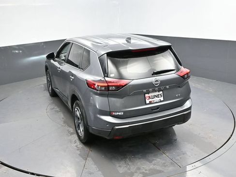 Used 2024 Nissan Rogue SV FWD image 43