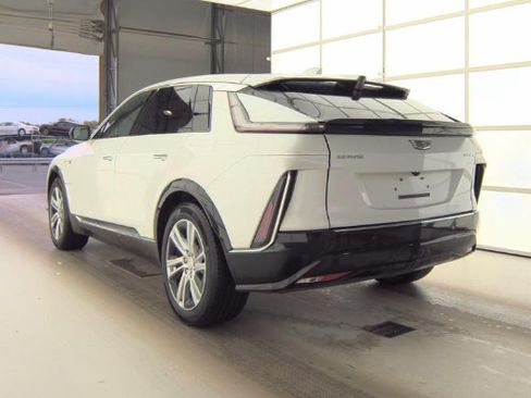 Used 2024 Cadillac Lyriq Tech AWD/4WD image 2