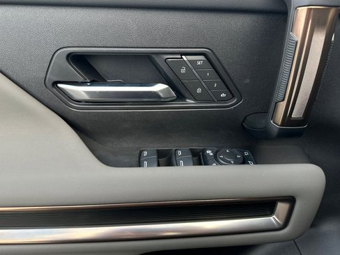 New 2025 GMC Hummer EV 2X image 12