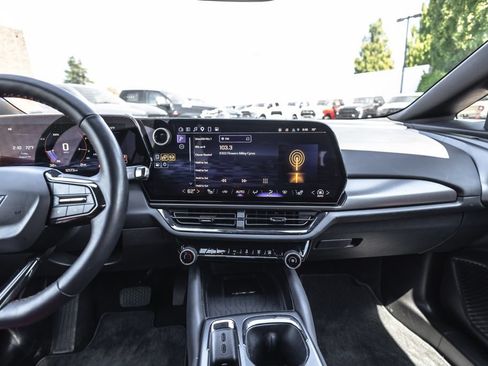 Used 2025 Chevrolet Equinox EV RS FWD image 24