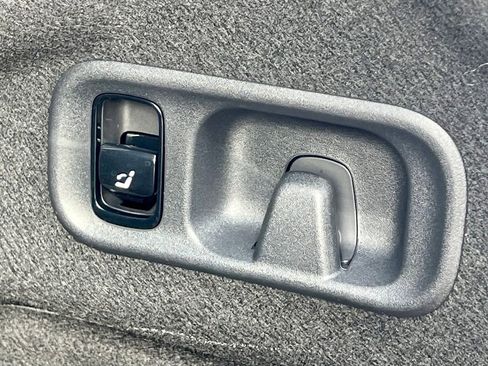 Certified 2025 Mercedes-Benz C 300 4MATIC Sedan image 32