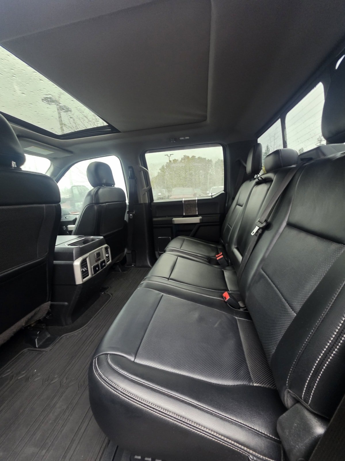 Used 2019 Ford F350 Lariat w/ Lariat Ultimate Package AWD/4WD image 16