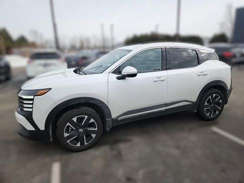 Certified 2025 Nissan Kicks SR image 8