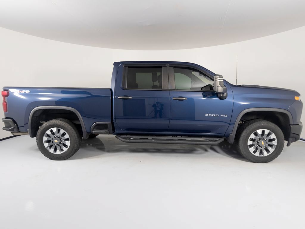 Used 2022 Chevrolet Silverado 2500 Custom w/ Custom Value Package AWD/4WD image 6