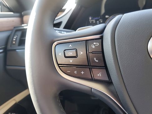 Used 2023 Lexus ES 300h w/ Premium Package image 22