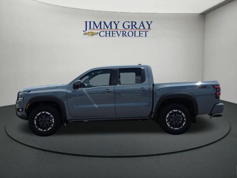 Used 2025 Nissan Frontier PRO-4X AWD/4WD image 2