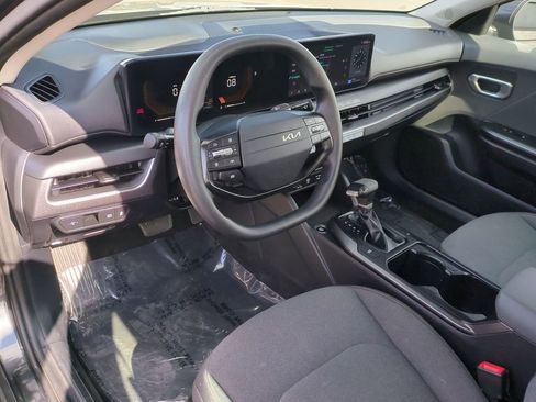 Used 2025 Kia K4 FWD image 11