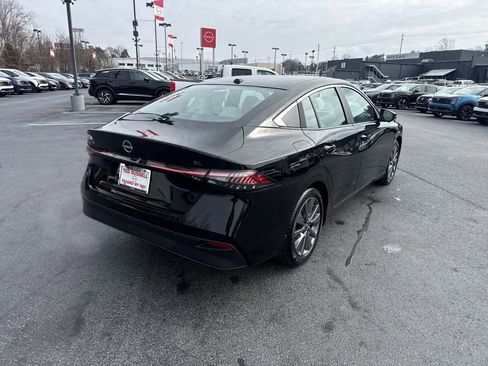 New 2026 Nissan Sentra SL w/ Floor Mat Package FWD image 5