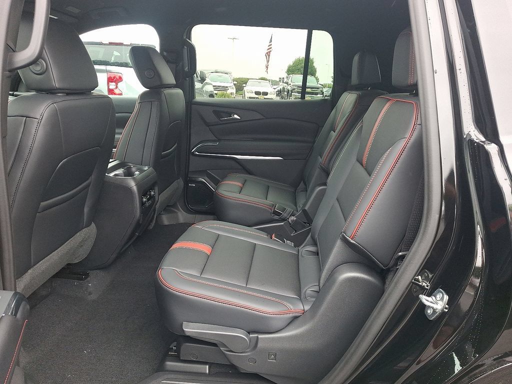 New 2027 Chevrolet Traverse RS AWD/4WD image 5