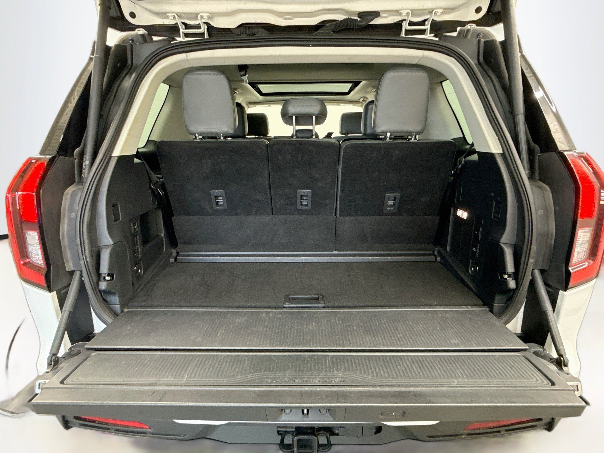 Used 2025 Ford Expedition Active AWD/4WD image 32