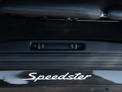 Used 2019 Porsche 911 Speedster RWD image 44