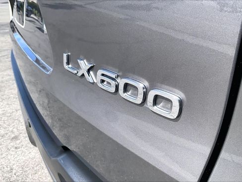 Used 2024 Lexus LX 600 4WD w/ Appearance Package image 9