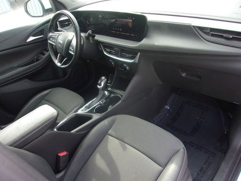 Used 2024 Buick Encore GX Preferred image 15