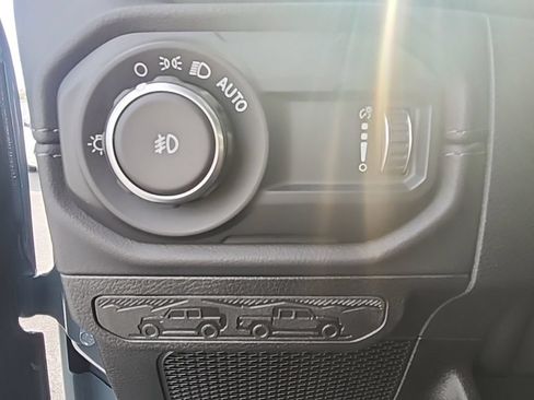 New 2026 Jeep Wrangler Unlimited Sahara AWD/4WD image 15