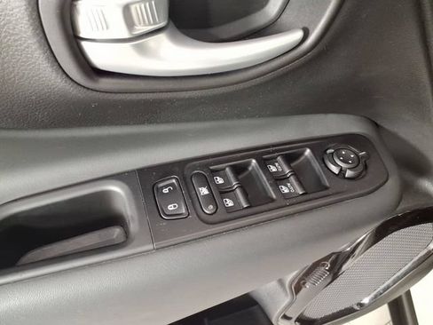 Used 2023 Jeep Renegade Altitude AWD/4WD image 13