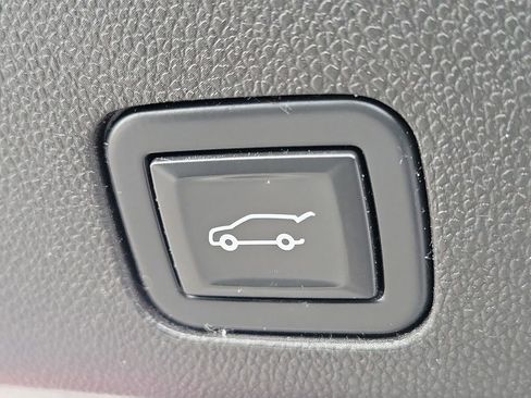 Used 2021 GMC Yukon Denali w/ Denali Premium Package image 37