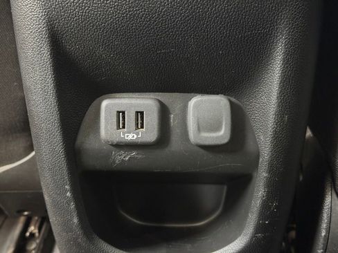 Used 2020 Chevrolet Colorado LT AWD/4WD image 19