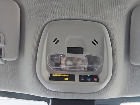 Used 2025 Chevrolet Trax LT w/ Driver Confidence Package image 7