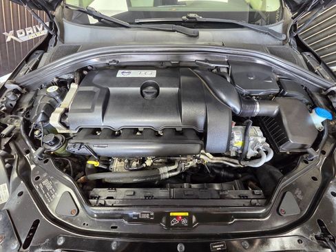 Used 2012 Volvo XC60 T6 R-Design image 31